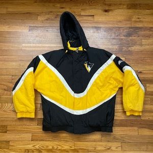 90’s Vintage Apex NHL Pittsburgh Penguins Puffer Jacket Size M Used